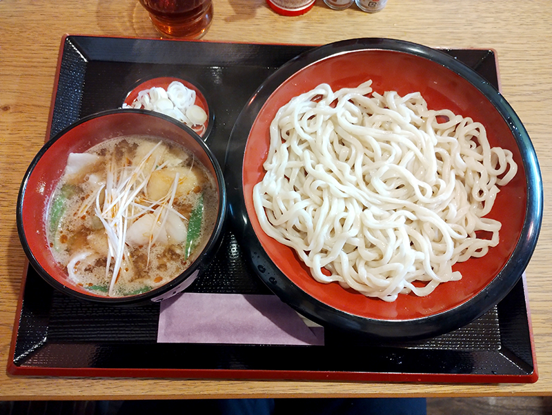 うま辛肉付けうどん1200円